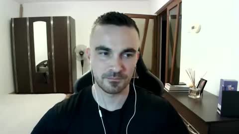 Snapshot of mu5clemania chatting on 06.03.26 Victor online show from 06.03.26
