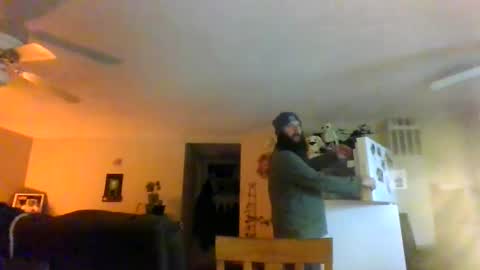 Snapshot of mudge chatting on 01.02.25 Mudge online show from 01.02.25