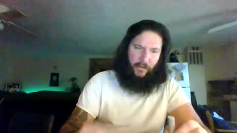 Snapshot of mudge chatting on 01.05.25 Mudge online show from 01.05.25