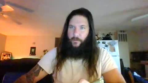 Snapshot of mudge chatting on 01.06.25 Mudge online show from 01.06.25