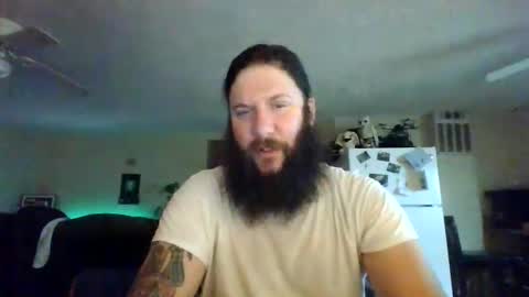 Snapshot of mudge chatting on 01.13.25 Mudge online show from 01.13.25