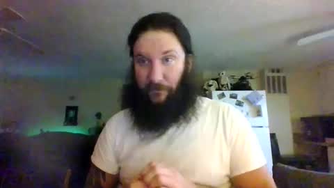Snapshot of mudge chatting on 01.17.25 Mudge online show from 01.17.25