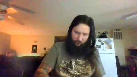 Snapshot of mudge chatting on 01.18.25 Mudge online show from 01.18.25
