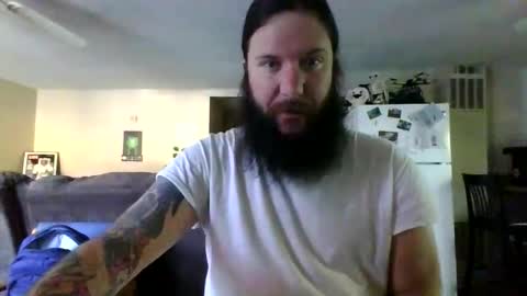 Snapshot of mudge chatting on 01.25.25 Mudge online show from 01.25.25