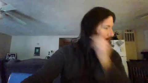 Snapshot of mudge chatting on 01.31.25 Mudge online show from 01.31.25