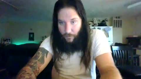 Snapshot of mudge chatting on 02.01.25 Mudge online show from 02.01.25