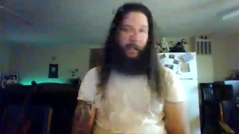 Snapshot of mudge chatting on 02.05.25 Mudge online show from 02.05.25