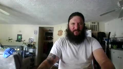 Snapshot of mudge chatting on 06.25.26 Mudge online show from 06.25.26