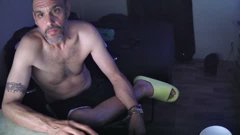 Snapshot of muffdiver718 chatting on 05.19.26 Muffdiver online show from 05.19.26