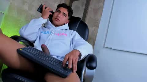 Snapshot of muichiro_tokito1 chatting on 12.23.24 muichiro tokito1 online show from 12.23.24