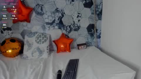 Snapshot of mulan_queen chatting on 10.25.25 Mulan online show from 10.25.25