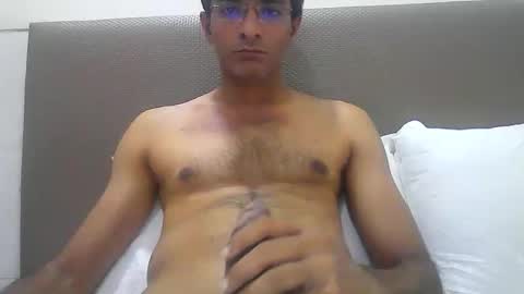 Snapshot of mumbaimonster8inch chatting on 10.01.25 rajesh engineer online show from 10.01.25