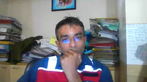 Snapshot of mumbaimonster8inch chatting on 11.17.25 rajesh engineer online show from 11.17.25