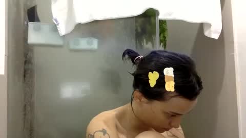 Snapshot of munchi_ chatting on 12.29.24 online show from 12.29.24