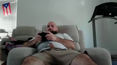 Snapshot of munchies420 chatting on 03.10.26 Bearded online show from 03.10.26