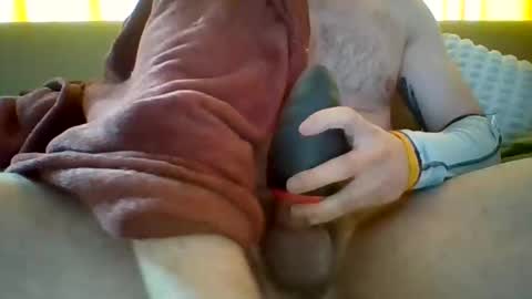 Snapshot of mundanephotos chatting on 12.20.25 mundanephotos online show from 12.20.25