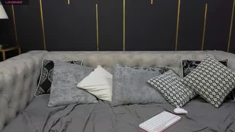 Snapshot of murai_shy chatting on 10.31.25 Dany online show from 10.31.25