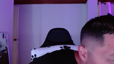 Snapshot of muscle_cock32 chatting on 02.16.26 David Big online show from 02.16.26