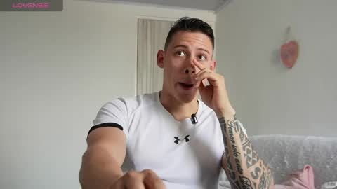 muscle_king_cum online show from 04.11.26