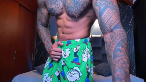 Snapshot of muscle_man19 chatting on 12.21.24 Nick online show from 12.21.24