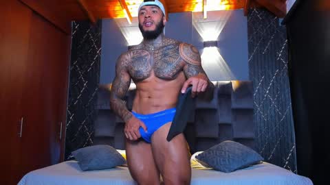 Snapshot of muscle_man19 chatting on 12.22.24 Nick online show from 12.22.24
