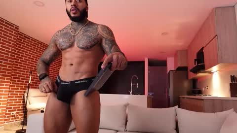 Snapshot of muscle_man19 chatting on 10.16.25 Nick online show from 10.16.25
