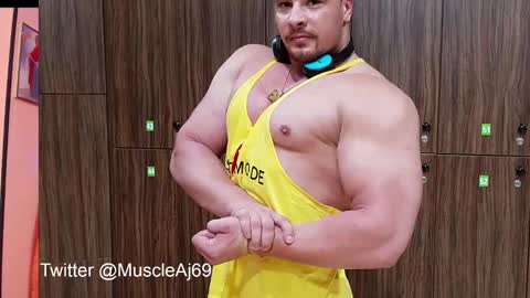 Snapshot of muscleaj69 chatting on 12.11.24 AJ online show from 12.11.24