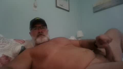 Snapshot of musclemeat41 chatting on 09.25.25 musclemeat41 online show from 09.25.25