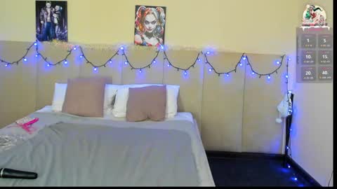 Snapshot of musclexxxbarbie chatting on 01.04.25 Eva online show from 01.04.25