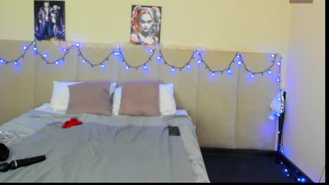 Snapshot of musclexxxbarbie chatting on 01.04.25 Eva online show from 01.04.25