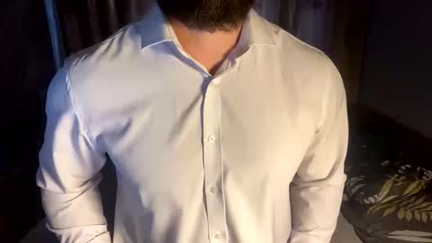 Snapshot of muscularjuggler chatting on 05.18.26 muscularjuggler online show from 05.18.26
