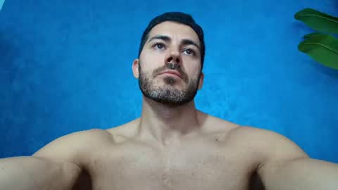 Snapshot of muscularmaster chatting on 06.20.26 muscularmaster onlyfans online show from 06.20.26