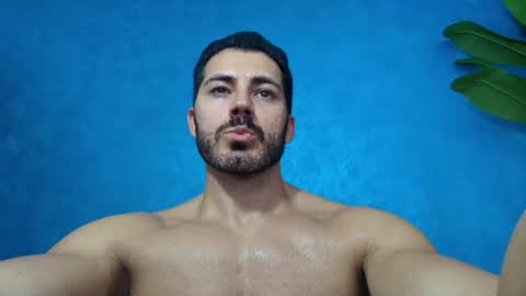 Snapshot of muscularmaster chatting on 08.01.26 muscularmaster onlyfans online show from 08.01.26