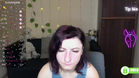 Snapshot of muse_kitty_jenia chatting on 01.28.25 Jenya online show from 01.28.25