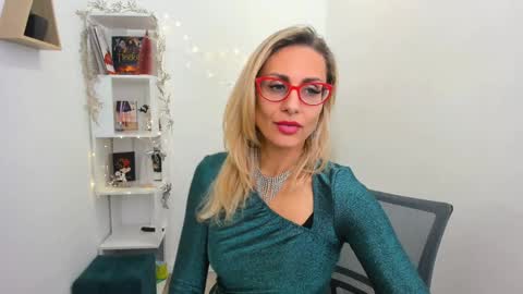Snapshot of museofstage chatting on 12.20.24 Diana online show from 12.20.24