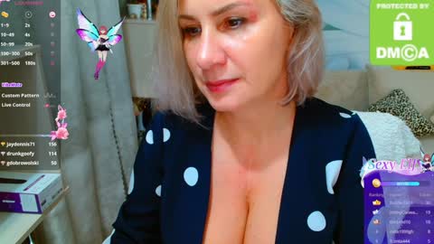 Snapshot of music_fairy chatting on 12.29.24 Lana online show from 12.29.24