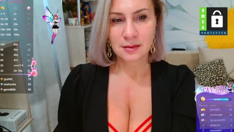 Snapshot of music_fairy chatting on 01.22.25 Lana online show from 01.22.25