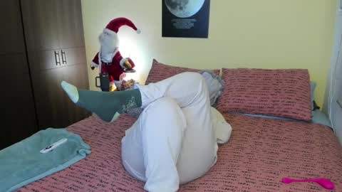 Snapshot of musicayluna chatting on 12.28.24 VALENTINA Luna  online show from 12.28.24