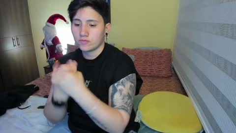 Snapshot of musicayluna chatting on 01.02.25 VALENTINA Luna  online show from 01.02.25