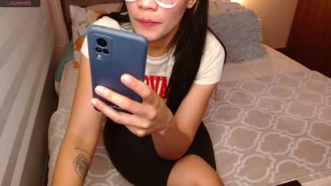 Snapshot of musicayluna chatting on 02.13.25 VALENTINA Luna  online show from 02.13.25