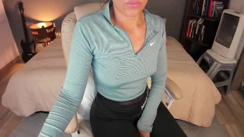 Snapshot of musicayluna chatting on 09.24.25 VALENTINA Luna  online show from 09.24.25