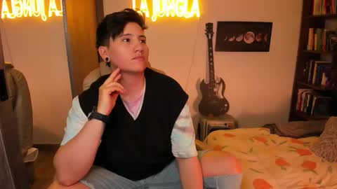 Snapshot of musicayluna chatting on 10.24.25 VALENTINA Luna  online show from 10.24.25