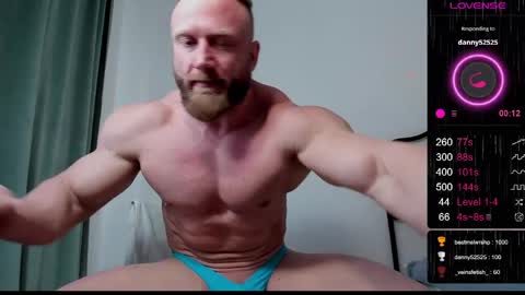 Snapshot of musscle_king chatting on 04.09.26 Artemius online show from 04.09.26