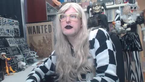 Snapshot of muziknerd chatting on 01.02.25 Muziknerd online show from 01.02.25