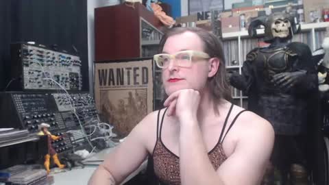 Snapshot of muziknerd chatting on 02.16.25 Muziknerd online show from 02.16.25