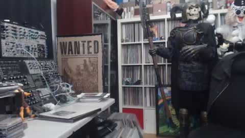 Snapshot of muziknerd chatting on 03.07.25 Muziknerd online show from 03.07.25