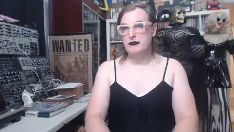 Snapshot of muziknerd chatting on 12.18.25 Muziknerd online show from 12.18.25