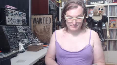 Snapshot of muziknerd chatting on 03.22.26 Muziknerd online show from 03.22.26