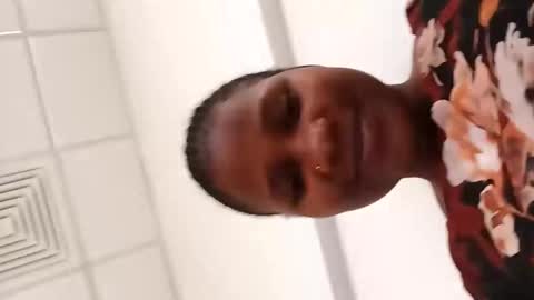 Snapshot of mwekas568403 chatting on 02.20.25 mwekas568403 online show from 02.20.25