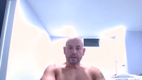 Snapshot of mworlton9 chatting on 10.06.25 Maximus online show from 10.06.25